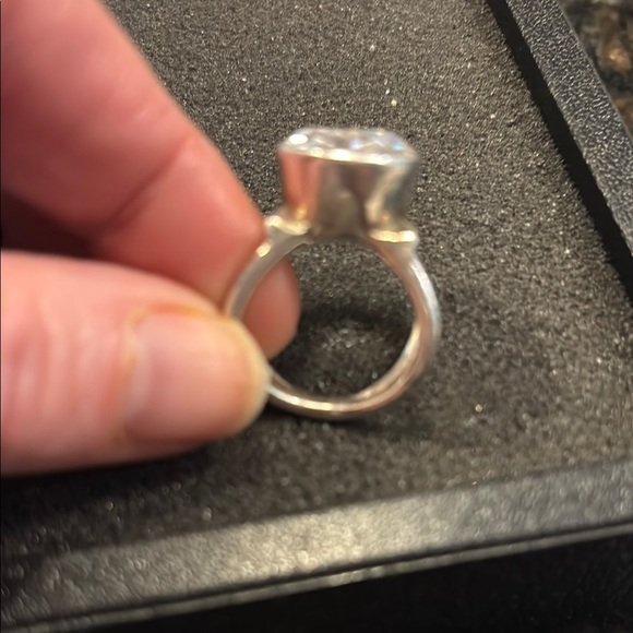 Stunning Sterling Silver Ring with Clear Quartz 925 - Picture 3 of 5